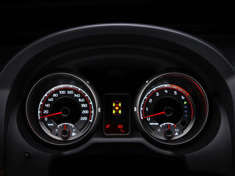  Mitsubishi Pajero 5-Door 2011 года  (фото 9 из 19)